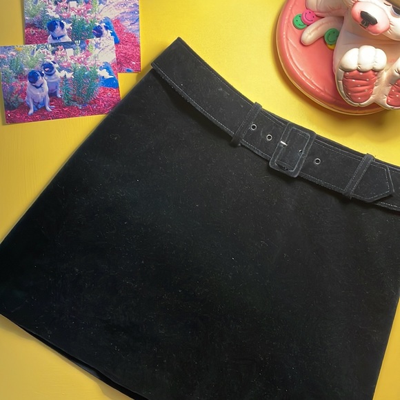 Vintage GUESS ❓ Navy blue velvet skirt w/ belt - size 8 - Picture 2 of 11